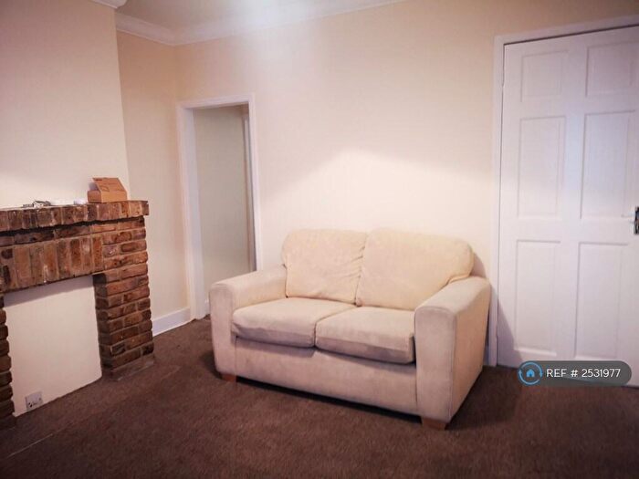 1 Bedroom Flat To Rent In Hart Street, Reading, RG1