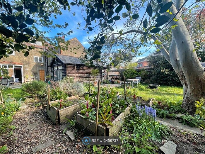 1 Bedroom Flat To Rent In Blackheath, London, SE3