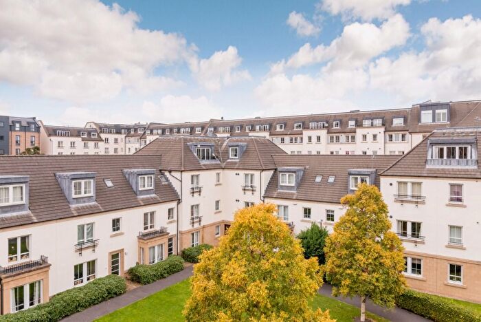 3 Bedroom Flat To Rent In Hopetoun Street, New Town, Edinburgh, EH7