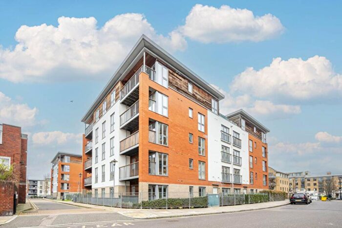 2 Bedroom Flat To Rent In Eastside Mews, Bow, London, E3