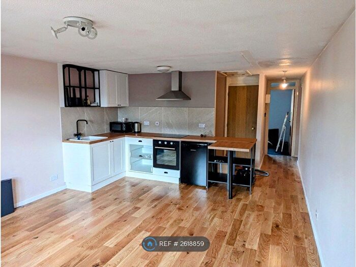 1 Bedroom Flat To Rent In Portland Road, London, N15