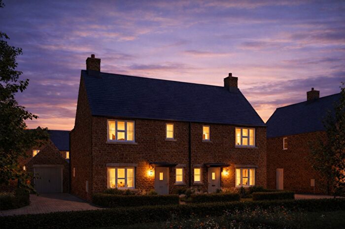 3 Bedroom Semi Detached House For Sale In Larch Place, Hook Norton, OX15