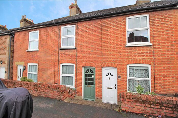 2 Bedroom Terraced House To Rent In New Cross Road, Guildford, GU2