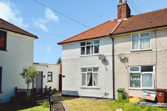 3 Bedroom Terraced House For Sale In Thompson Road, Dagenham, Essex, RM9
