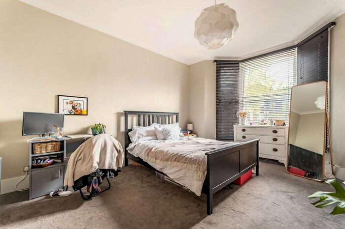 1 Bedroom Flat To Rent In Barry Road, East Dulwich, London, SE22