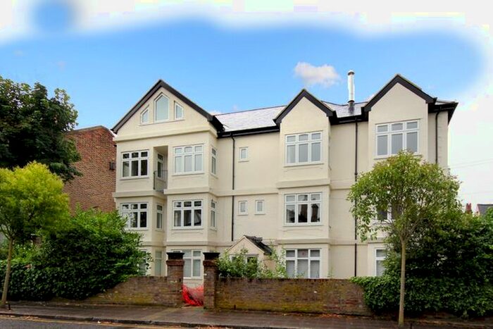 2 Bedroom Flat To Rent In Avenue Road, London, W3