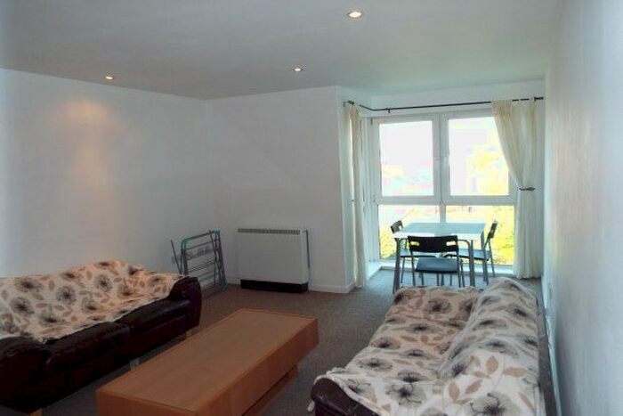 2 Bedroom Flat To Rent In Central Way, Warrington, WA2