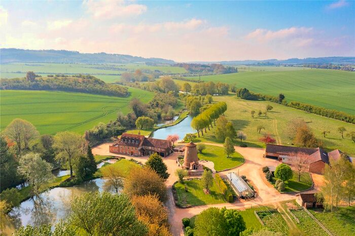 7 Bedroom Detached House For Sale In Edlesborough, Bedfordshire, LU6