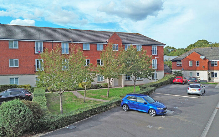 2 Bedroom Flat For Sale In Powis Close, Newport, NP10