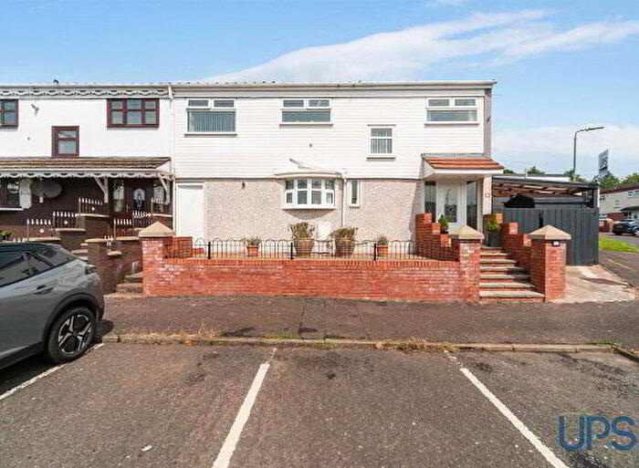 5 Bedroom End Of Terrace House For Sale In Glenveagh Drive, Belfast, BT11