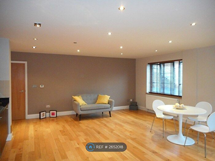 2 Bedroom Flat To Rent In Ferdinand Street, London, NW1