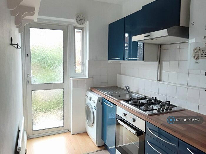 2 Bedroom Flat To Rent In Muswell Hill, London, N10