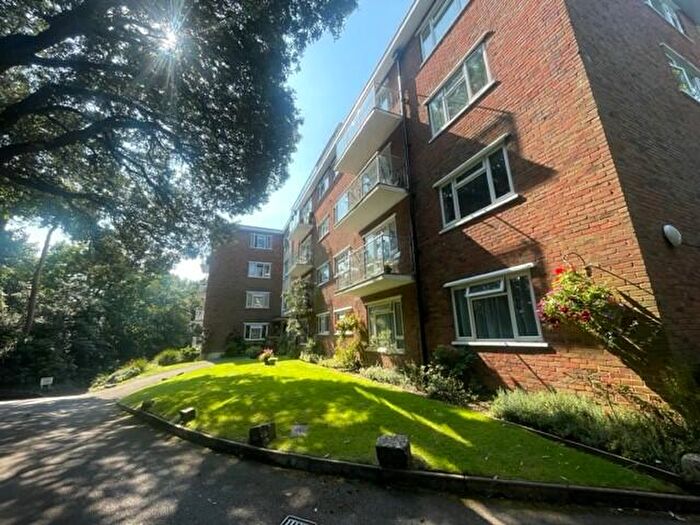 2 Bedroom Apartment To Rent In Maderia Road, Bournmeouth Town Centre, BH1