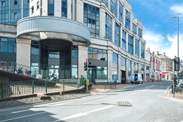 2 Bedroom Flat For Sale In Commercial Road, Bournemouth, Dorset, BH2