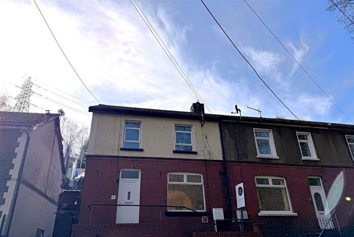 3 Bedroom End Of Terrace House For Sale In Wood View, Treowen, Crumlin, Newbridge, NP11