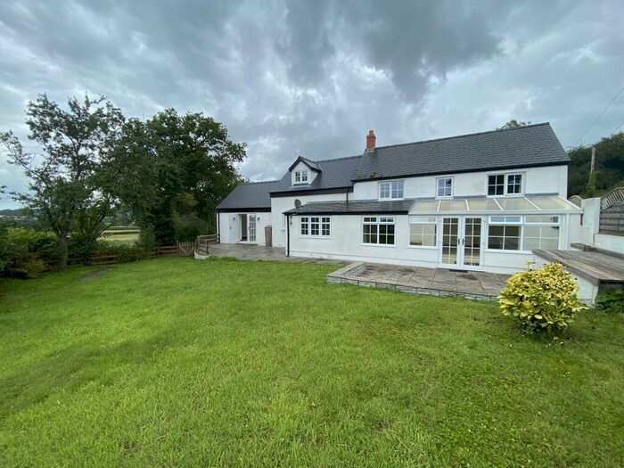 5 Bedroom House To Rent In Llangynog, Carmarthenshire, SA33