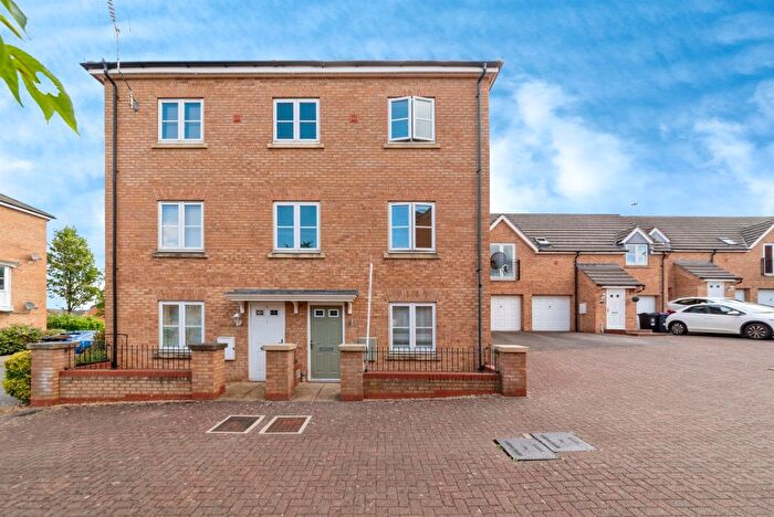 2 Bedroom Flat For Sale In Haddon Road, Grantham, NG31