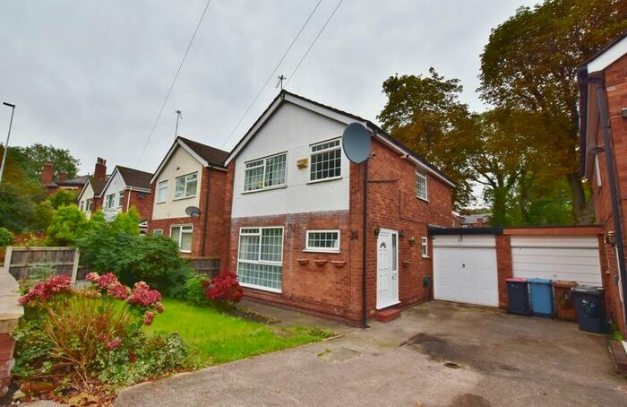 4 Bedroom Link Detached House To Rent In Half Edge Lane, Eccles, M30