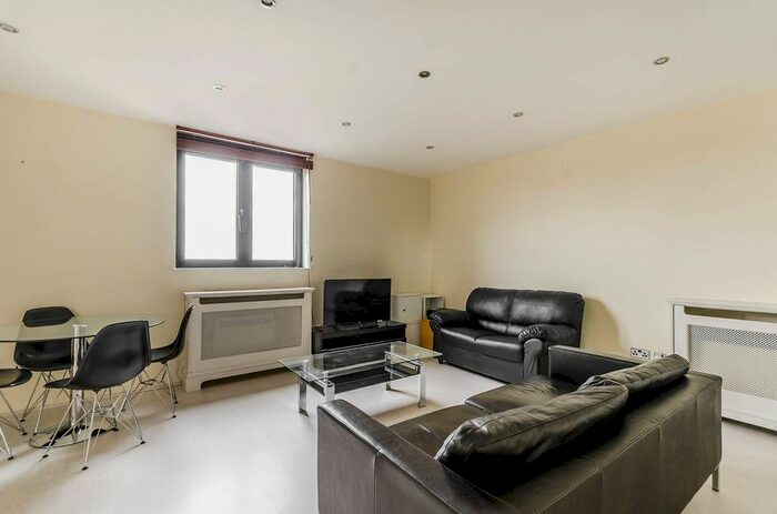 2 Bedroom Flat To Rent In Cromwell Road, South Kensington, London, SW7