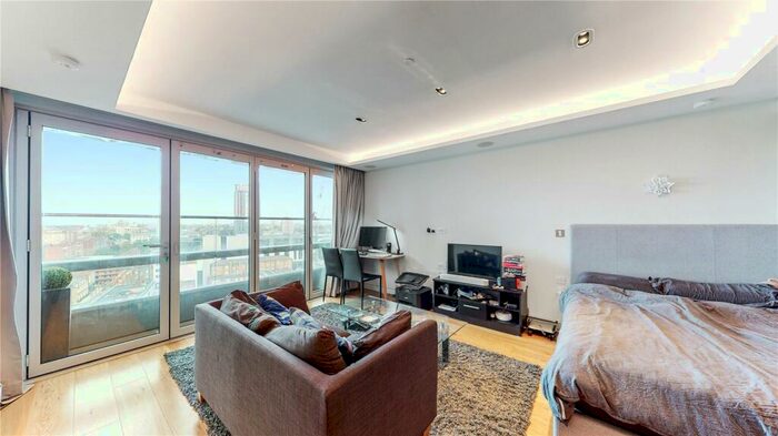 Apartment To Rent In Canaletto Tower, EC1V