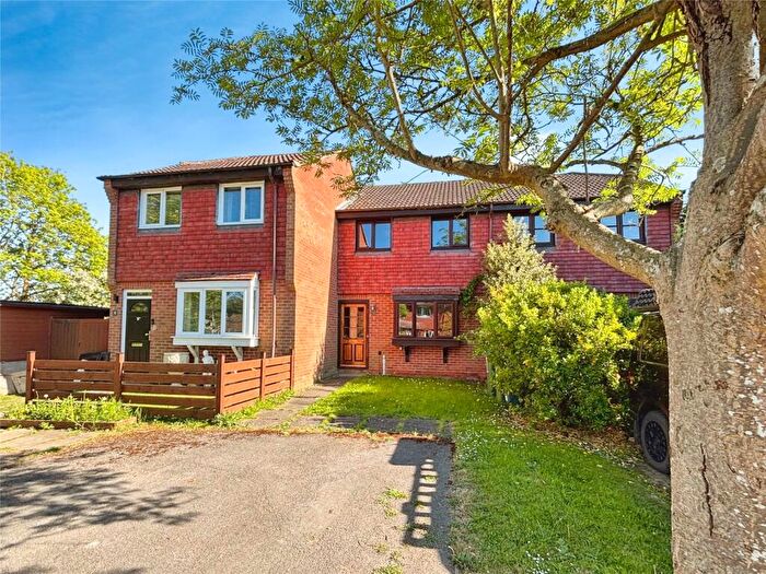 3 Bedroom Terraced House For Sale In Brook Close, Ludgershall, Aylesbury, HP18