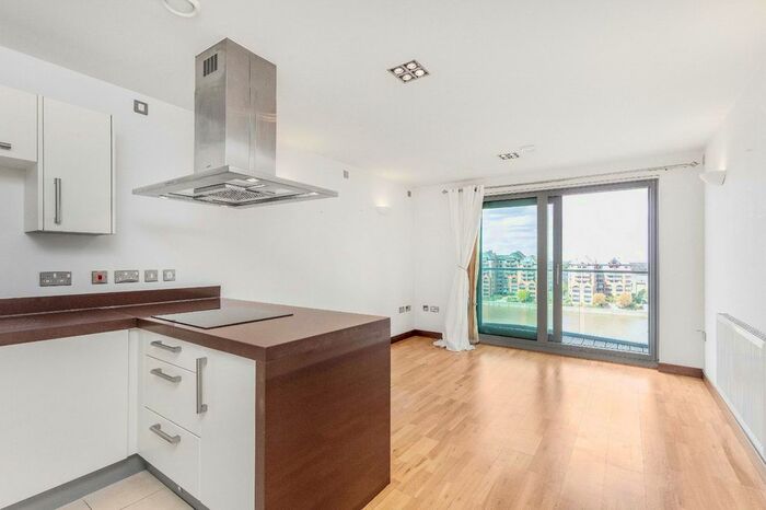 1 Bedroom Flat To Rent In Vicentia Court, Bridges Court Road, London, SW11