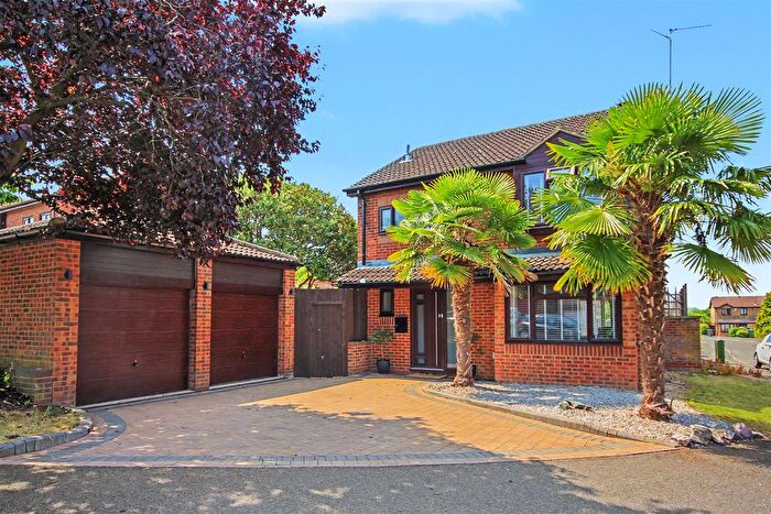 4 Bedroom Detached House For Sale In Brampton Close, Wellingborough, NN8