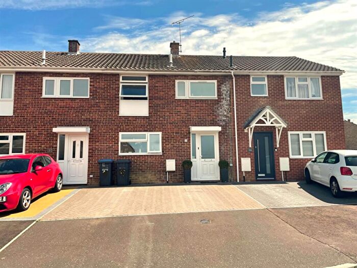 3 Bedroom Terraced House To Rent In Cissbury Road, Burgess Hill, RH15