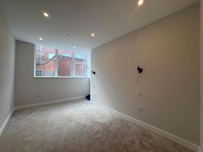 2 Bedroom Apartment To Rent In Carlton Crescent, Southampton, SO15