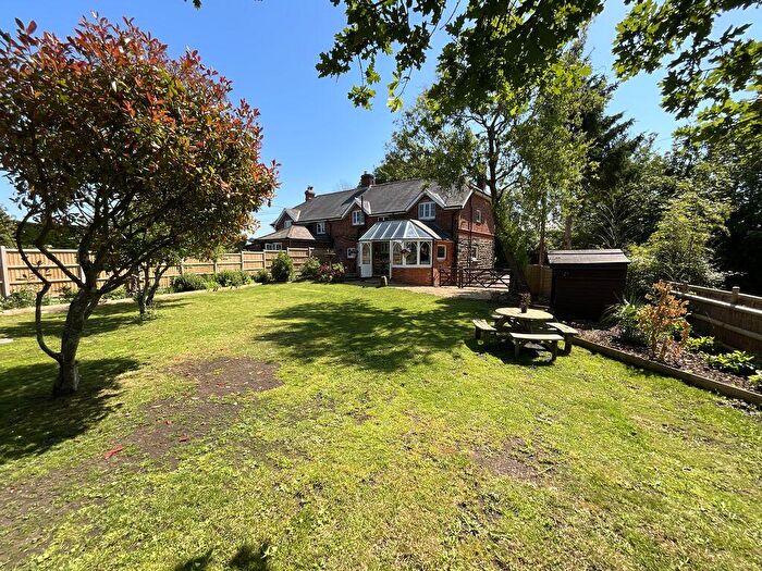 3 Bedroom Cottage For Sale In Hurn, Christchurch, BH23