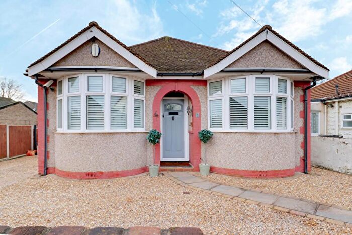 2 Bedroom Detached Bungalow For Sale In Betterton Road, Rainham, RM13