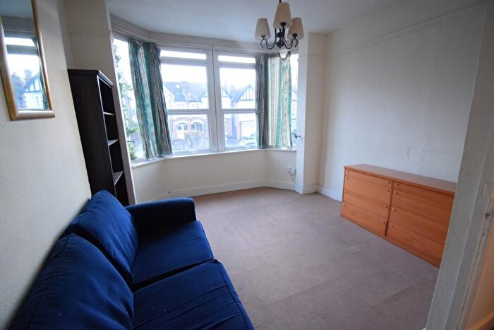 2 Bedroom Flat To Rent In Brownhill Road, London, SE6