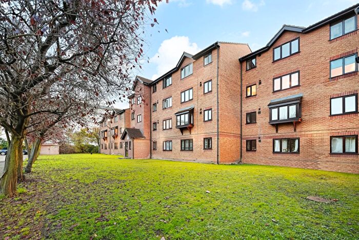 1 Bedroom Flat To Rent In Inwen Court, Grinstead Road, SE8