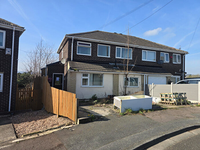 5 Bedroom Semi Detached House For Sale In Langdale Drive, Huddersfield, West Yorkshire, HD5