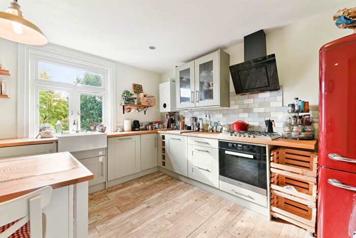 2 Bedroom Apartment To Rent In Upper Richmond Road West, London, SW14
