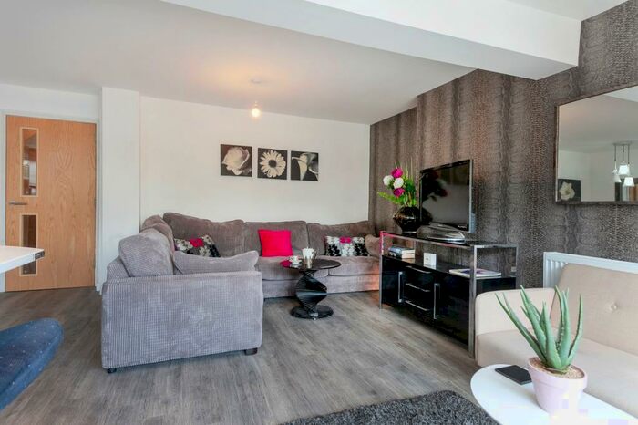 1 Bedroom Property To Rent In Downing Drive, Room, LE5