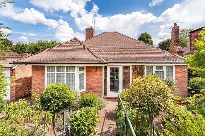 3 Bedroom Bungalow For Sale In Allen Road, Bookham, KT23