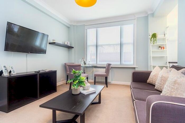 1 Bedroom Flat To Rent In Hill Street, London, W1J