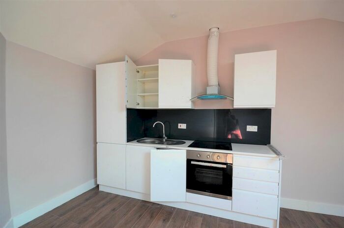 1 Bedroom Flat To Rent In Triangle Business Park, Quilters Way, Stoke Mandeville, Aylesbury, HP22