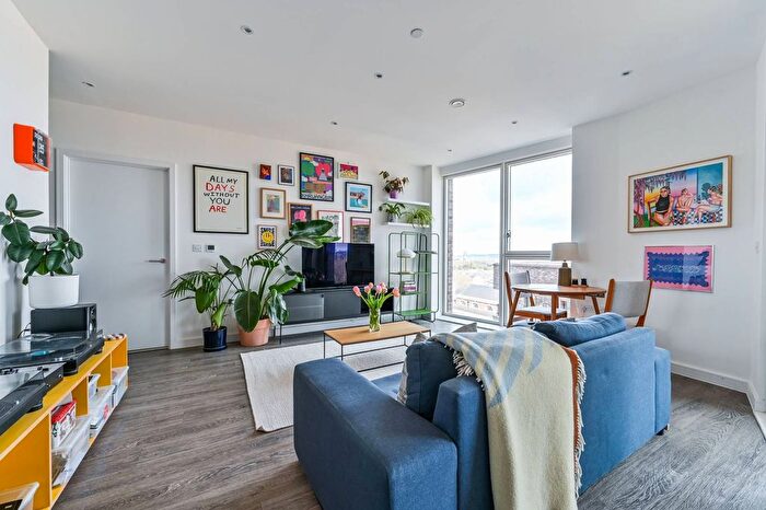 1 Bedroom Flat For Sale In Upper Clapton Road, Upper Clapton, London, E5