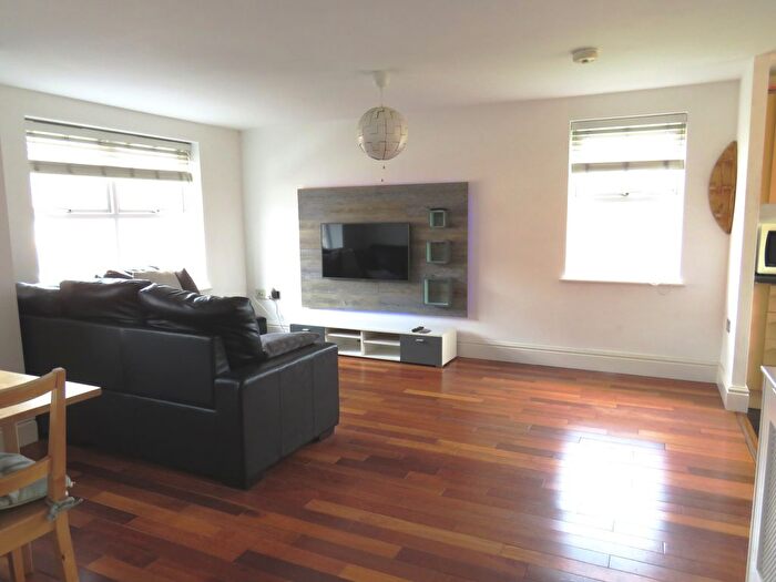 2 Bedroom Garage / Parking To Rent In Brookfield Road, Birmingham, B30