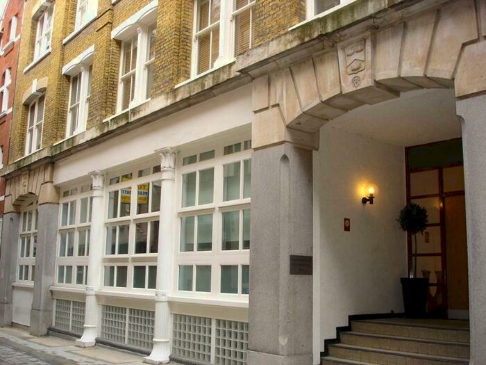 1 Bedroom Apartment To Rent In Cathedral Court, Carter Lane, Clerkenwell, London, EC4V