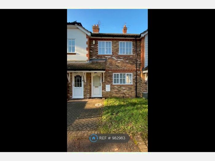 3 Bedroom Terraced House To Rent In Coniscliffe Close, Chislehurst, BR7