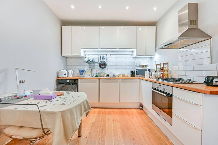 1 Bedroom Flat To Rent In Westbourne Terrace, Paddington, London, W2