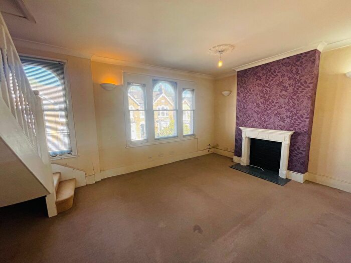 2 Bedroom Maisonette For Sale In Stainforth Road, London, E17