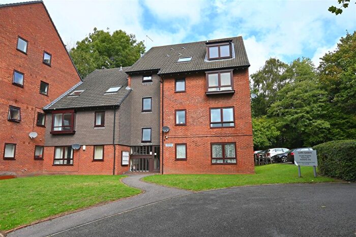 2 Bedroom Flat For Sale In Griffin Gardens, Harborne, Birmingham, B17
