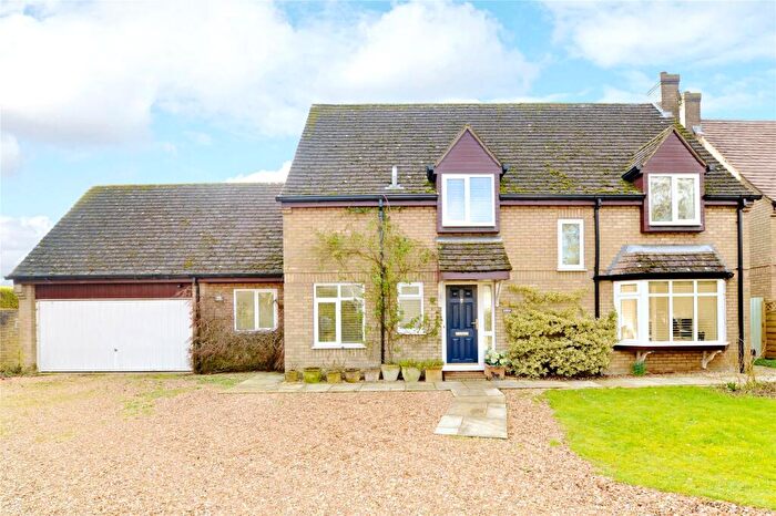 4 Bedroom Detached House For Sale In Weavers End, Hanslope, Milton Keynes, Buckinghamshire, MK19