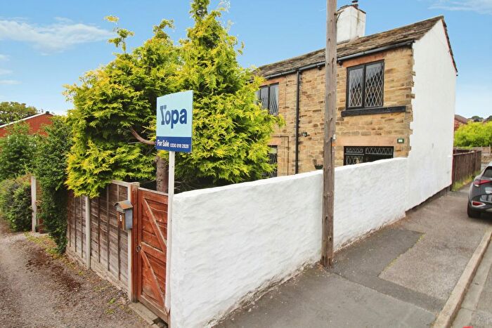 2 Bedroom Cottage For Sale In South Street, Ossett, WF5