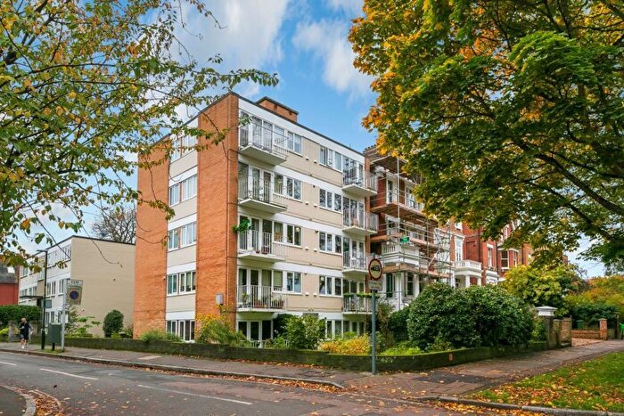 1 Bedroom Flat To Rent In Lawman Court, Kew Road, Kew, Richmond, Surrey, TW9