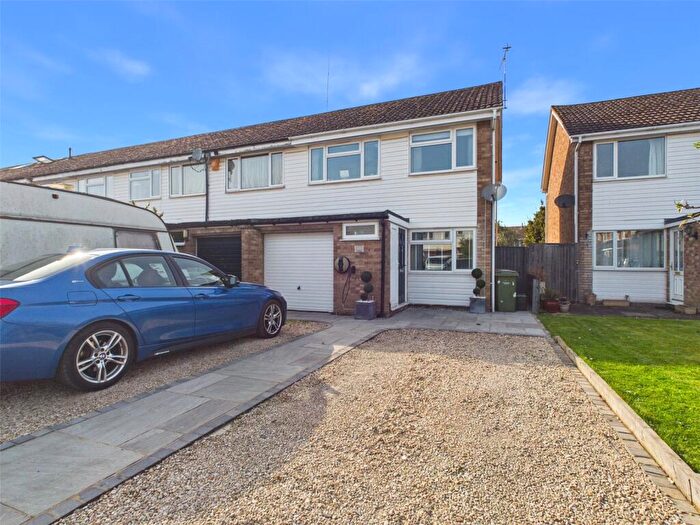3 Bedroom End Of Terrace House For Sale In Conigre, Chinnor, Oxfordshire, OX39